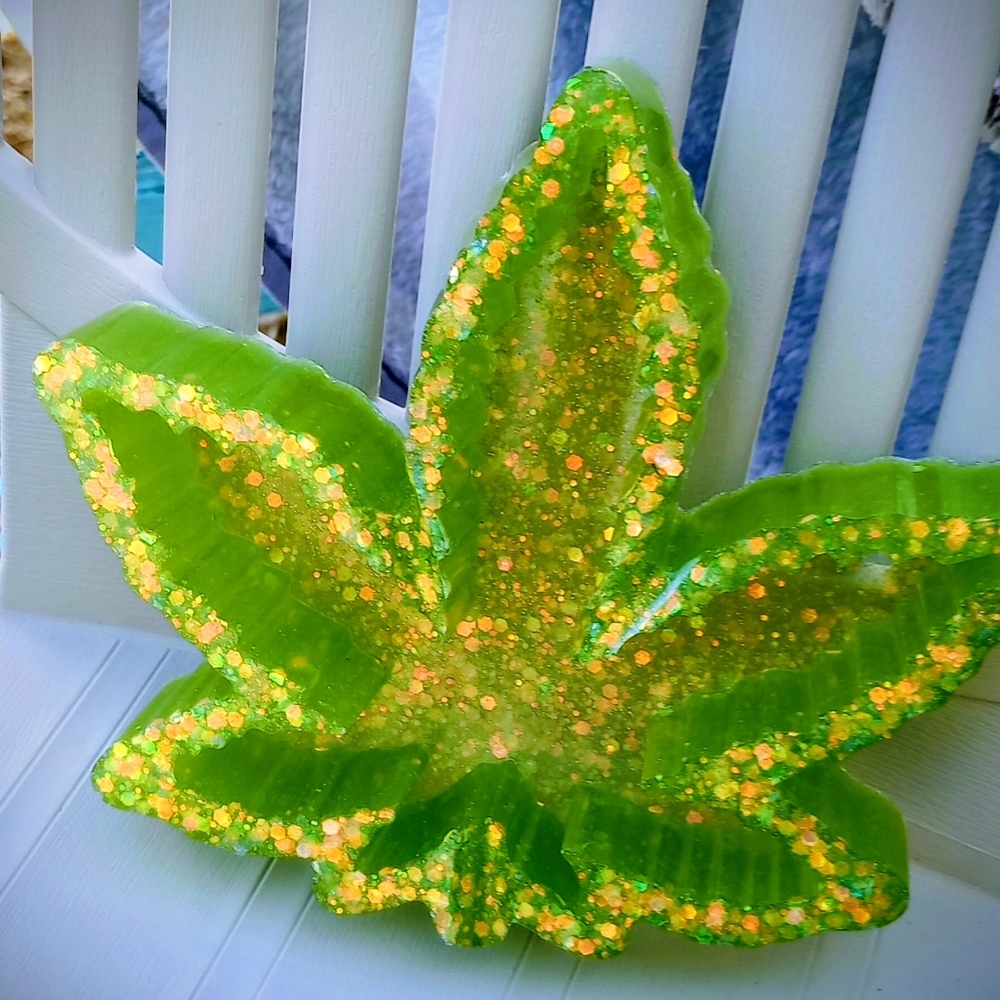 Maple Leaf Resin ASHTRAY Handmade
